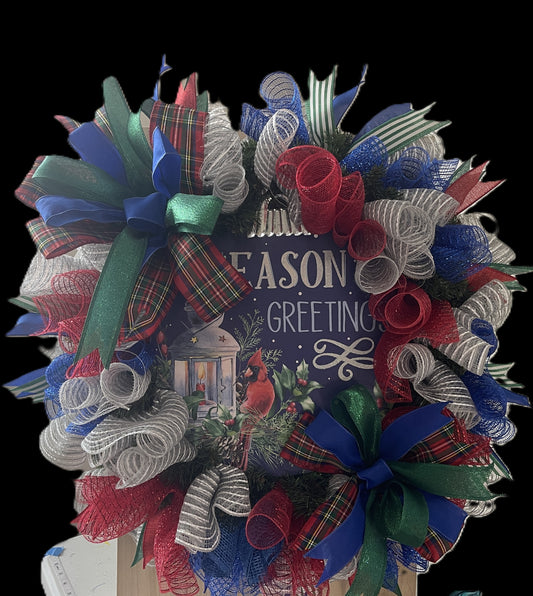 🎄 Season’s Greetings Mesh Wreath – Bold, Joyful Holiday Décor